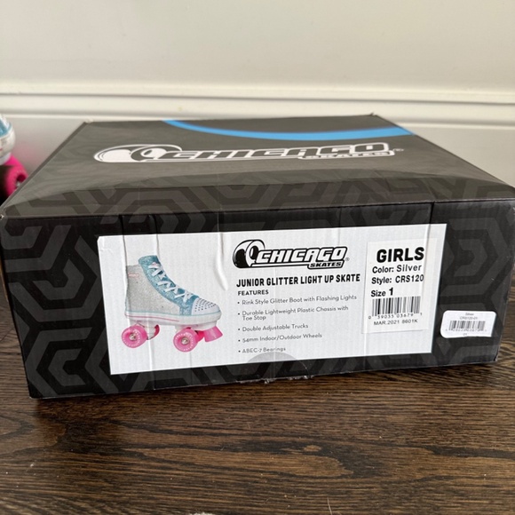 CHICAGO SKATES CRS120 Girls Junior Glitter Light Up Quad Roller Skate Size 1 - Picture 10 of 12